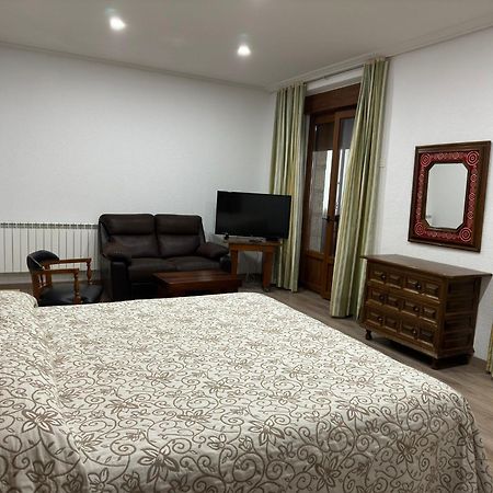 Hostal Aribel Longinos 세르세디야 외부 사진