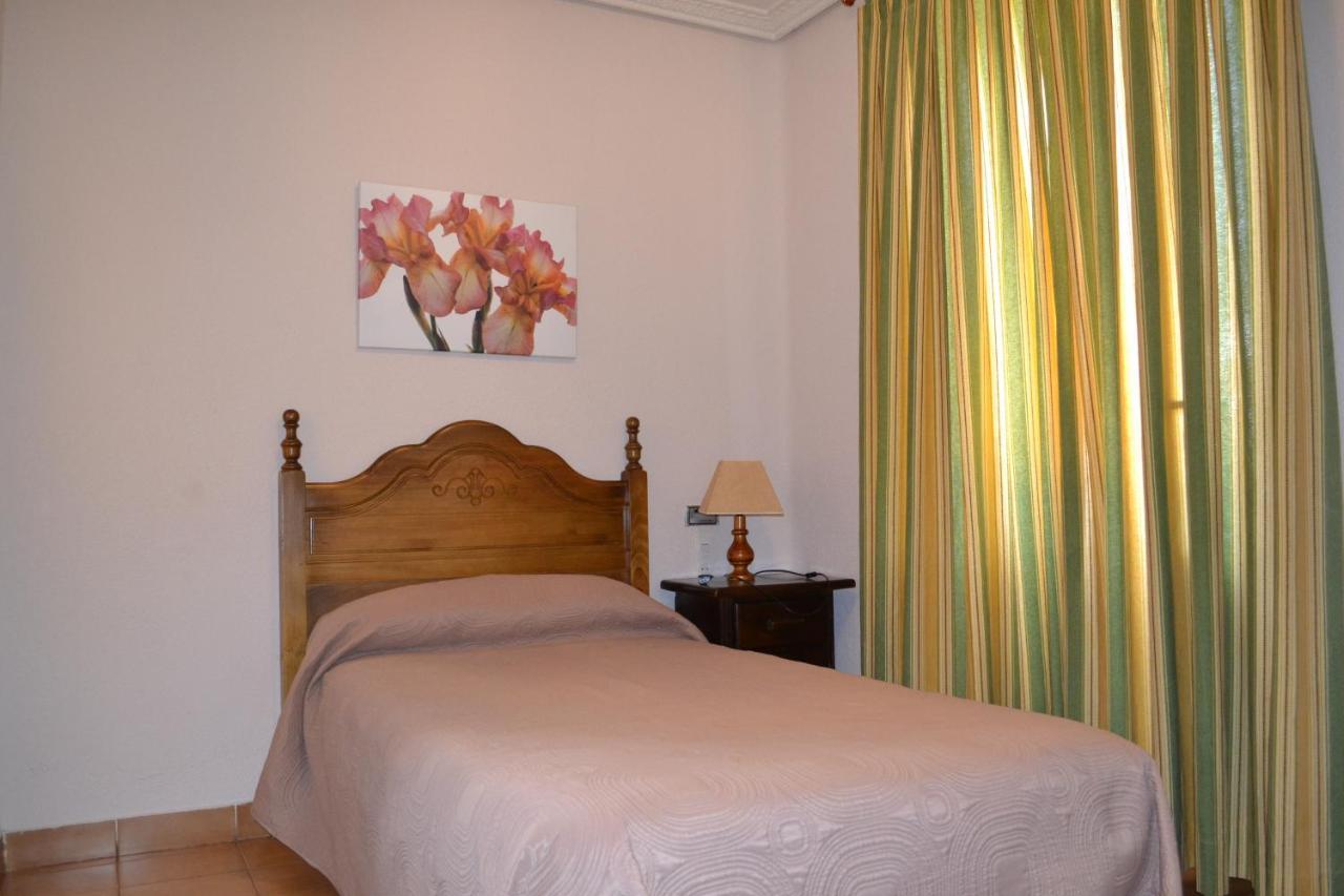 Hostal Aribel Longinos 세르세디야 외부 사진