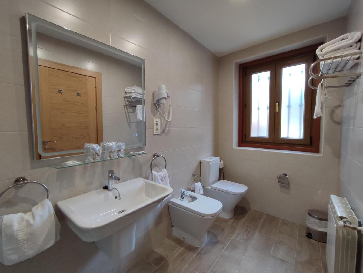 Hostal Aribel Longinos 세르세디야 외부 사진