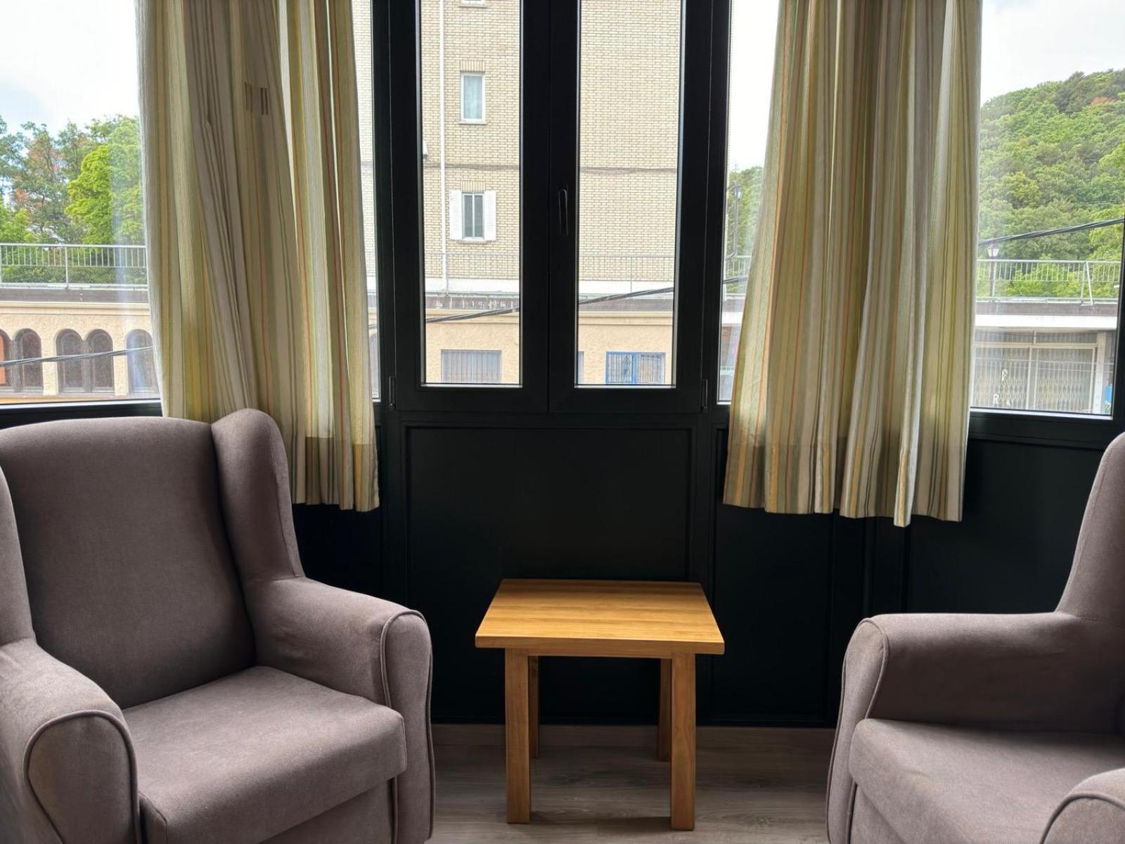 Hostal Aribel Longinos 세르세디야 외부 사진