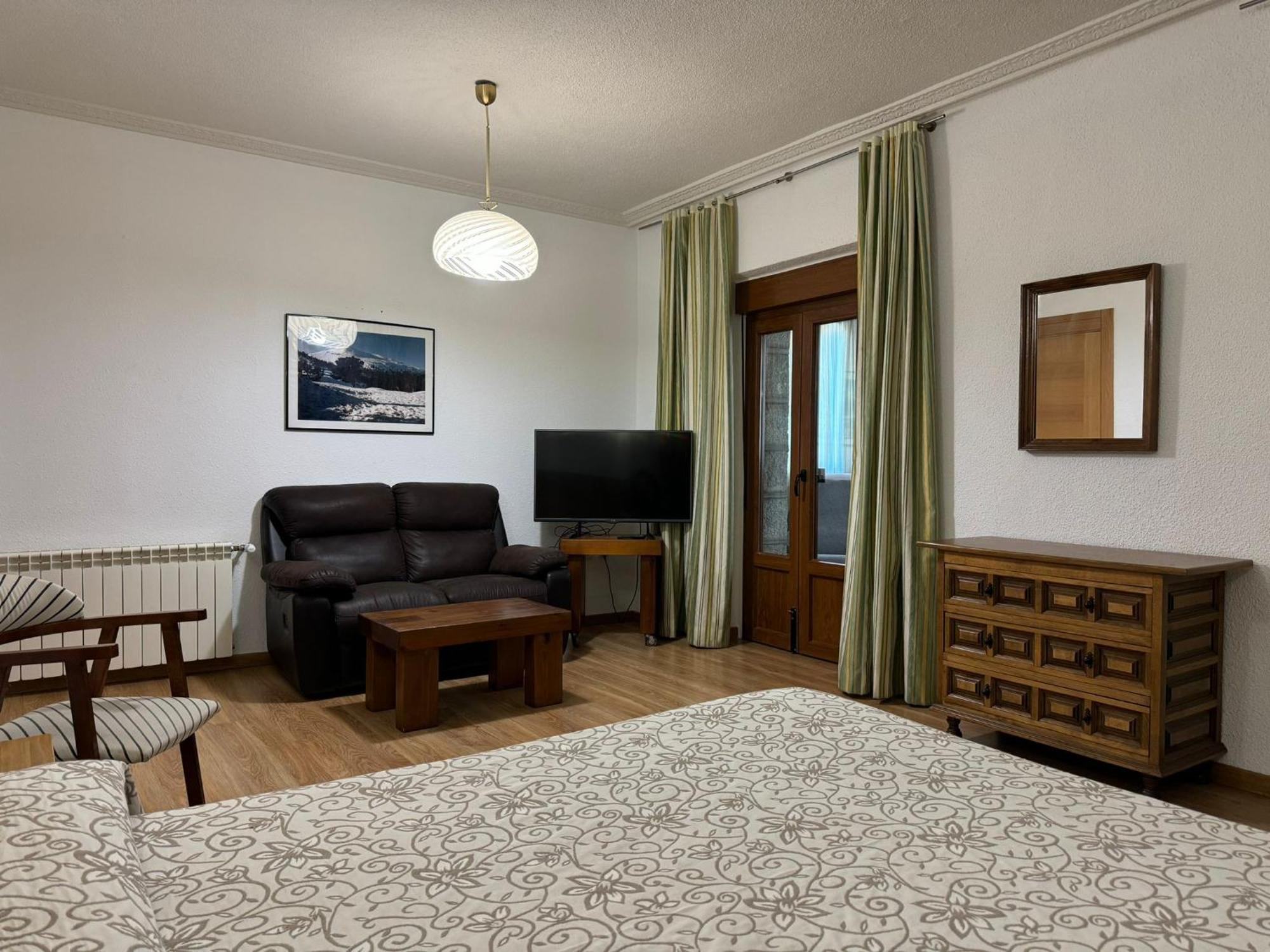 Hostal Aribel Longinos 세르세디야 외부 사진