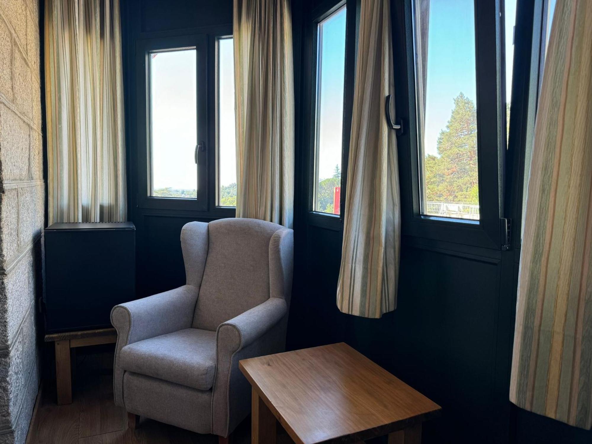 Hostal Aribel Longinos 세르세디야 외부 사진
