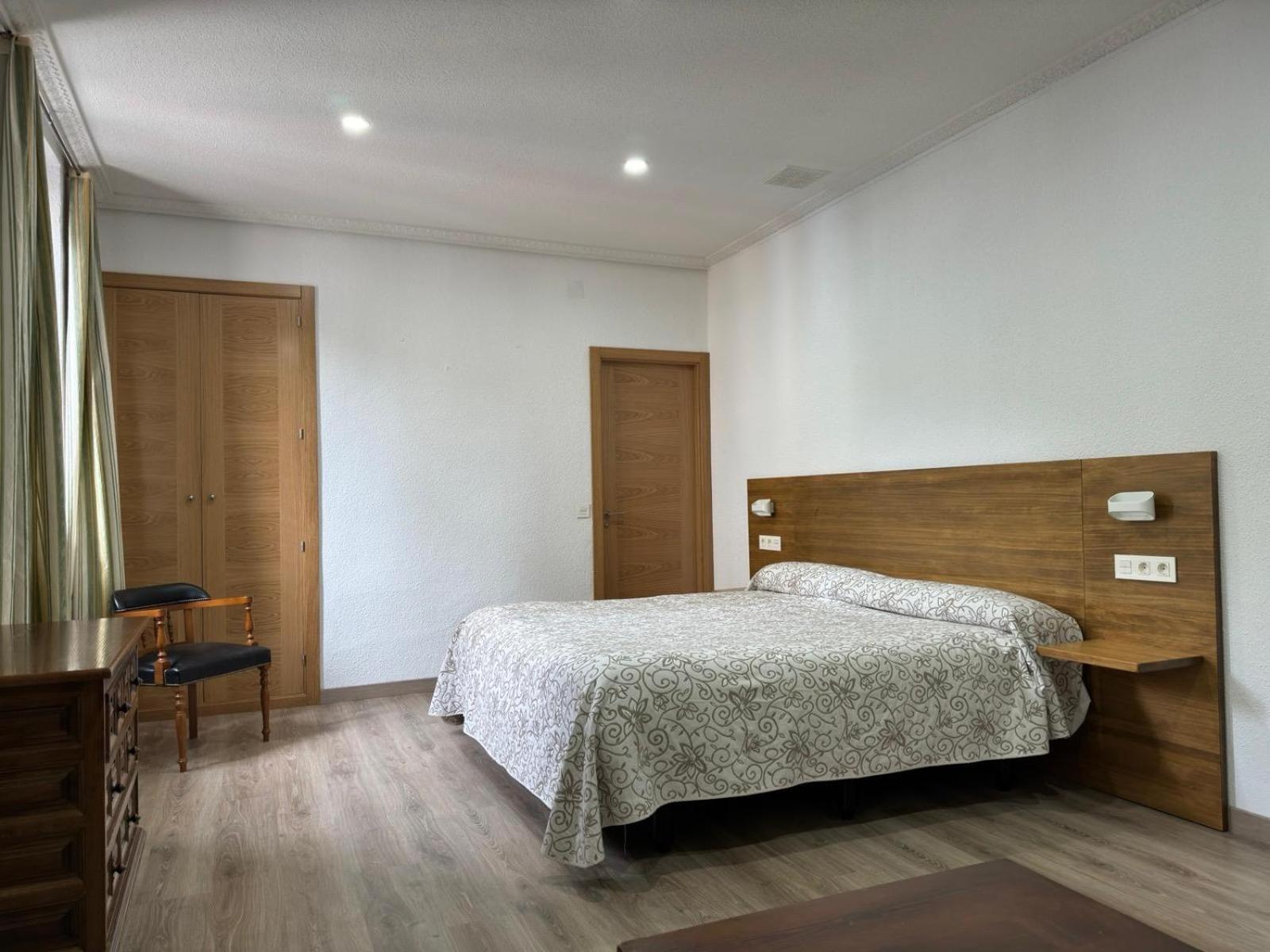 Hostal Aribel Longinos 세르세디야 외부 사진
