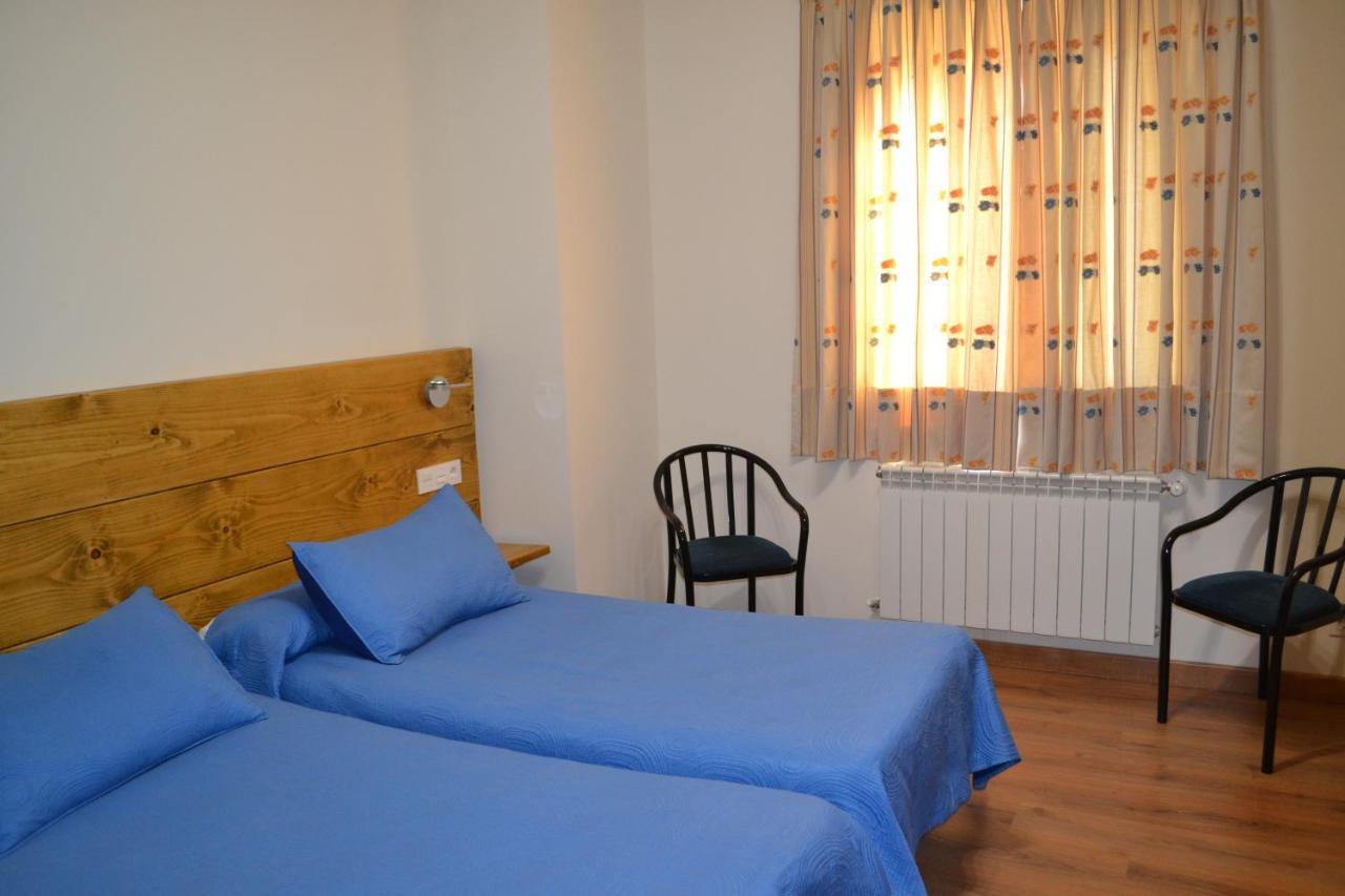 Hostal Aribel Longinos 세르세디야 외부 사진